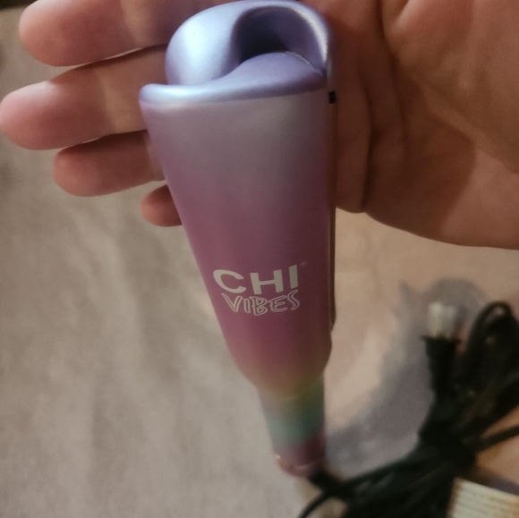 CHI Multifunctional Waver/Hot Took for curls or waves - Picture 7 of 9